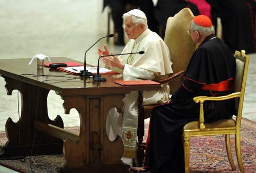 Benedetto XVI incontra il clero romano. Foto (C) SIR